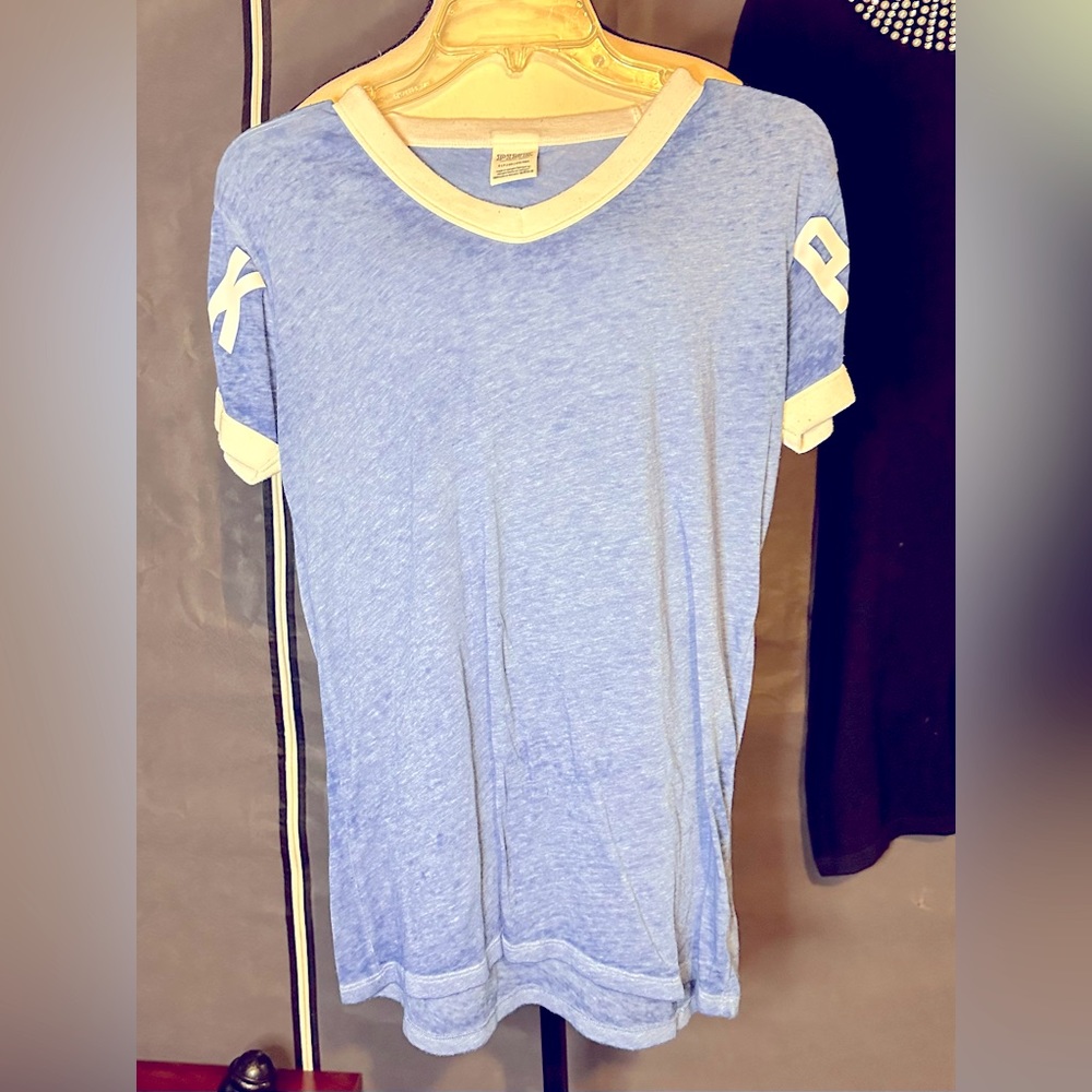 Pink. Victoria Secret t-shirt 064